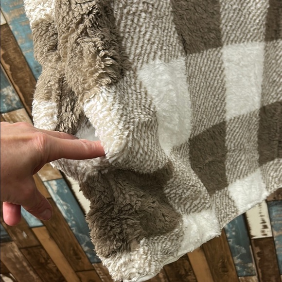 MEROKEETY XL Cozy Plaid Fleece Pullover - Picture 8 of 15